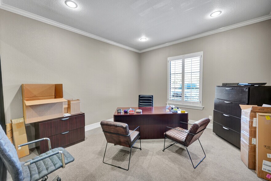 More Photos Of 4313 N County Rd W, Odessa Office For Sale