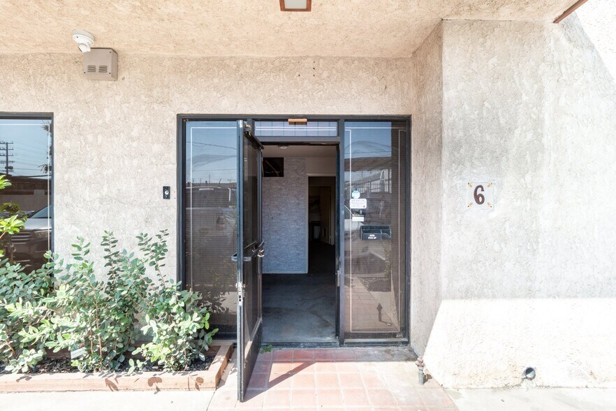 More Photos Of 11693 Sheldon St, Sun Valley Warehouse For Sale