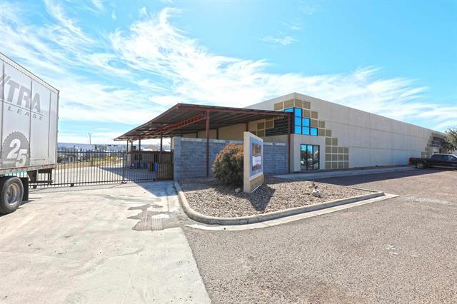More Photos Of 301 Grand Central Blvd, Laredo Warehouse For Lease