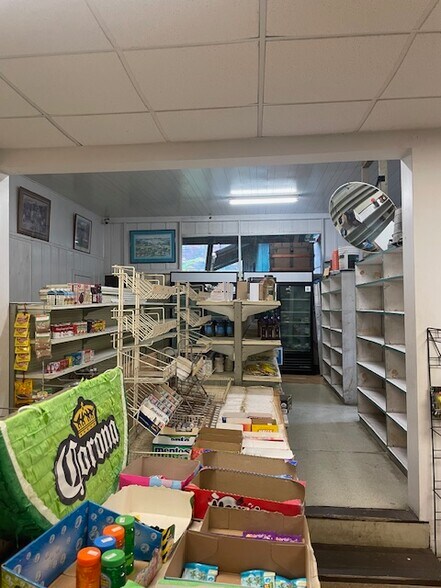 More Photos Of 76-5924 Mamalahoa Hwy, Holualoa Storefront For Sale