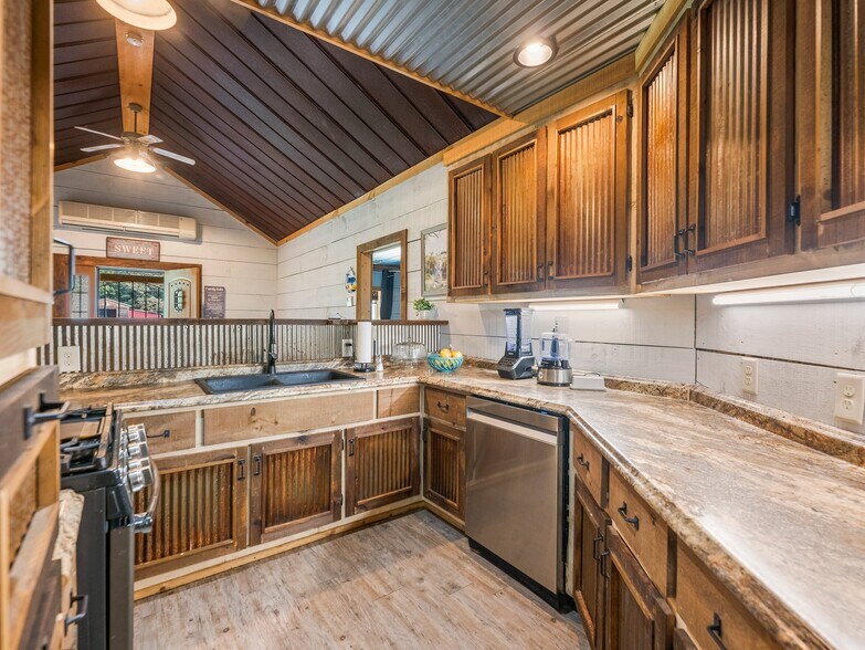 More Photos Of 541 Holiness Campground Rd, Cleveland Contractor Storage Yard For Sale