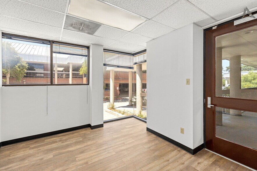 More Photos Of 7418 John Smith, San Antonio Loft Creative Space For Lease