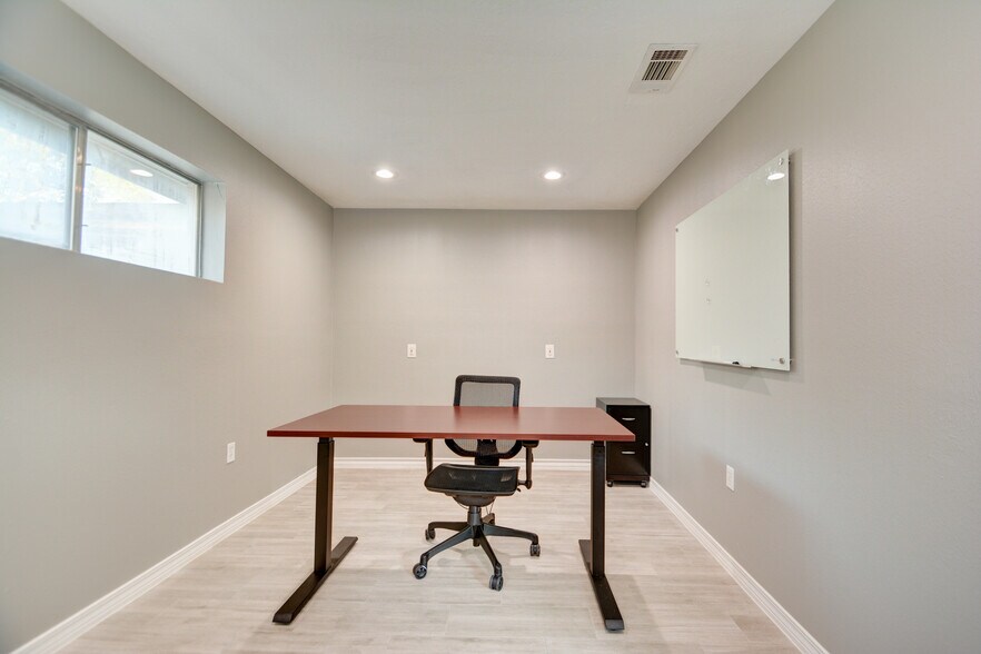 More Photos Of 26615 Oak Ridge Dr, The Woodlands Office For Lease