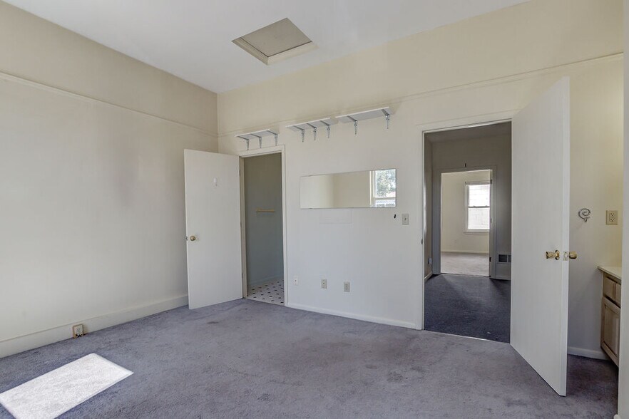 More Photos Of 100 W High St, Oxford Storefront Retail Residential For Sale