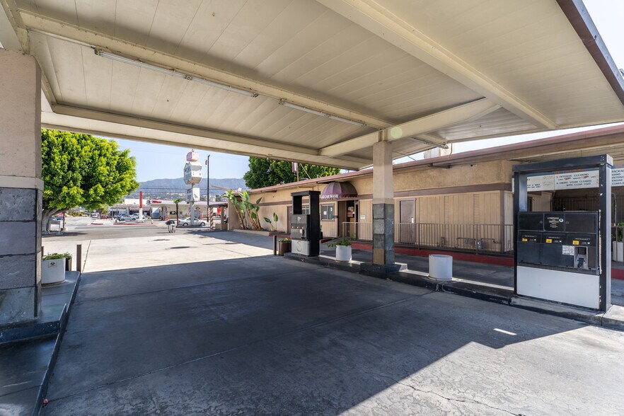 More Photos Of 530 E Foothill Blvd, Pomona Service Station For Sale
