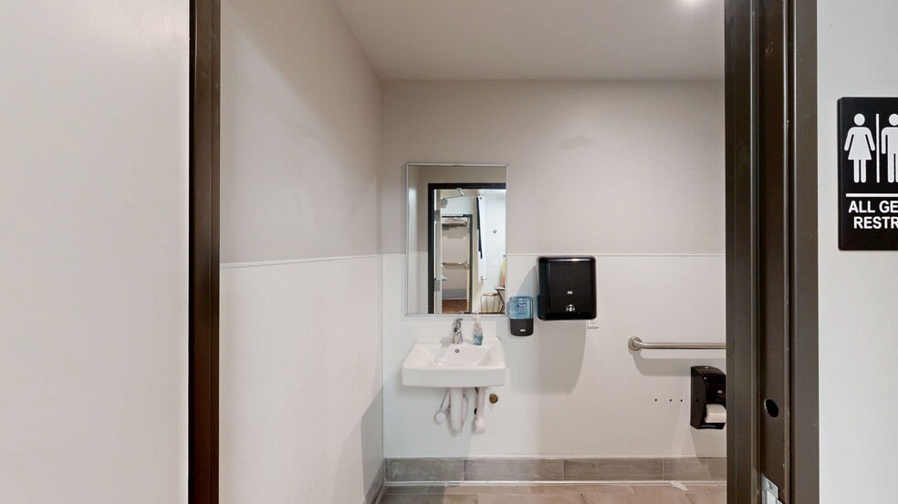 More Photos Of 355-357 Grand Ave, Oakland Storefront Retail Office For Lease