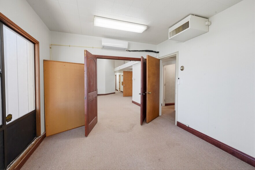 More Photos Of 13170 Lincoln Way, Auburn Office For Sale