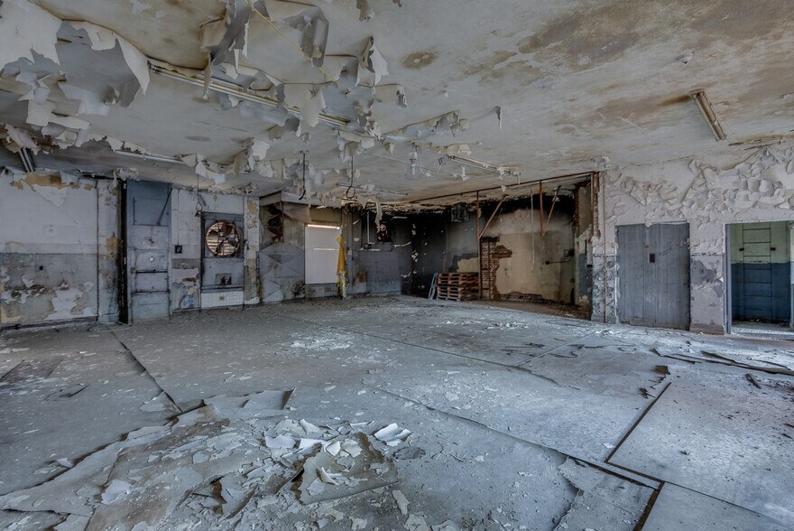 More Photos Of 567-573 Dwight St, Holyoke Storefront For Sale