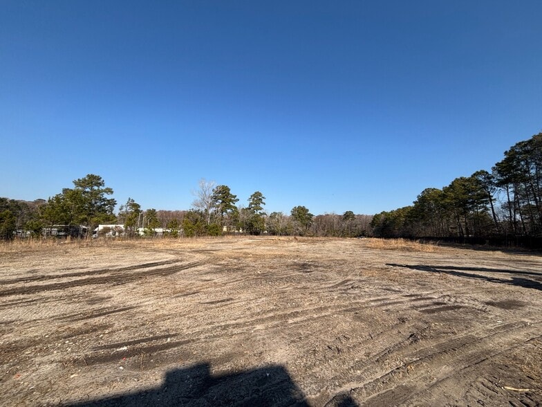 More Photos Of 4614 College Rd N, Castle Hayne Service For Lease