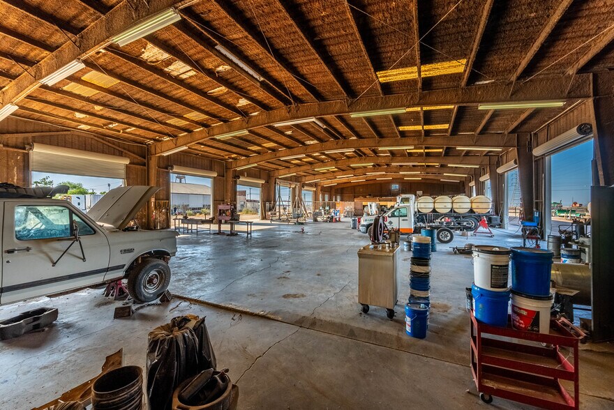 More Photos Of 397 E Evan Hewes Hwy, El Centro Auto Repair For Sale