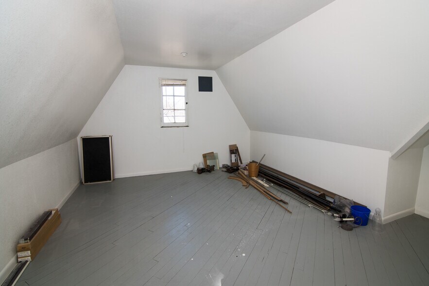 More Photos Of 109 N Main St, Springville Office For Lease