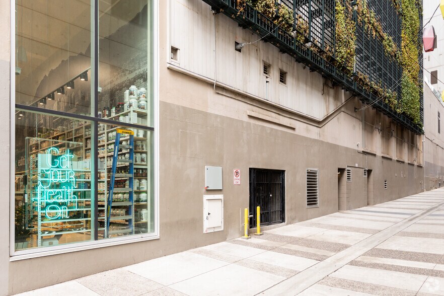More Photos Of 555-579 Robson St, Vancouver Office For Lease
