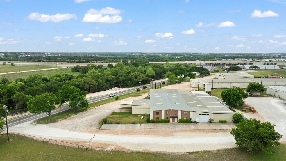More Photos Of 9430 Ranch to Market Rd, Leander Light Distribution For Sale