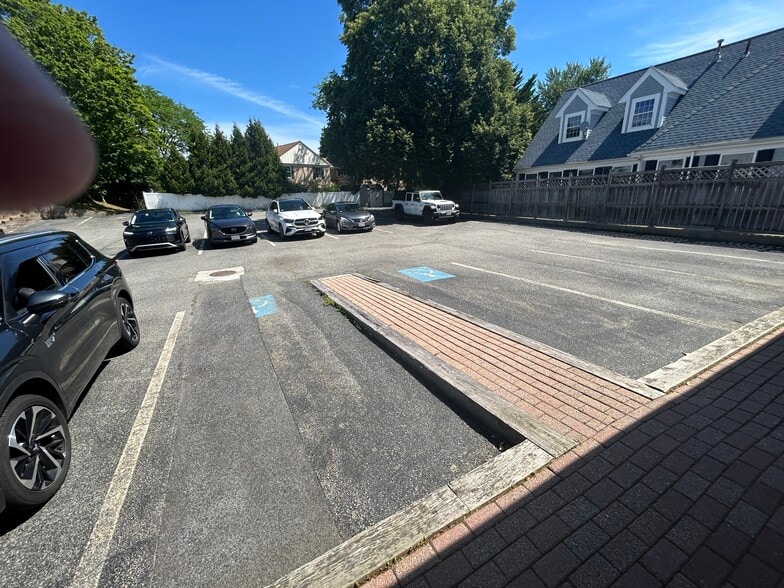 More Photos Of 812 Main St, Osterville Office Residential For Lease