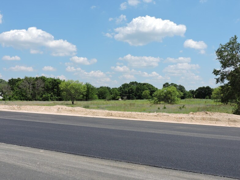 More Photos Of 406 Center Point Rd, Weatherford Land For Sale