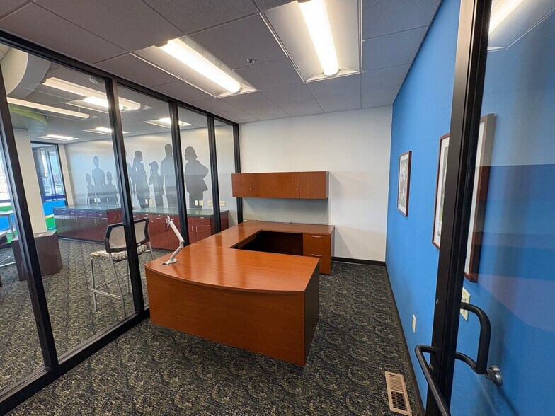More Photos Of 10533 W National Ave, West Allis Office For Sale