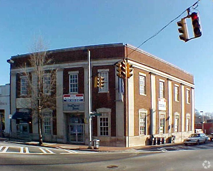 More Photos Of 514 Flat Shoals Ave, Atlanta Bank For Lease