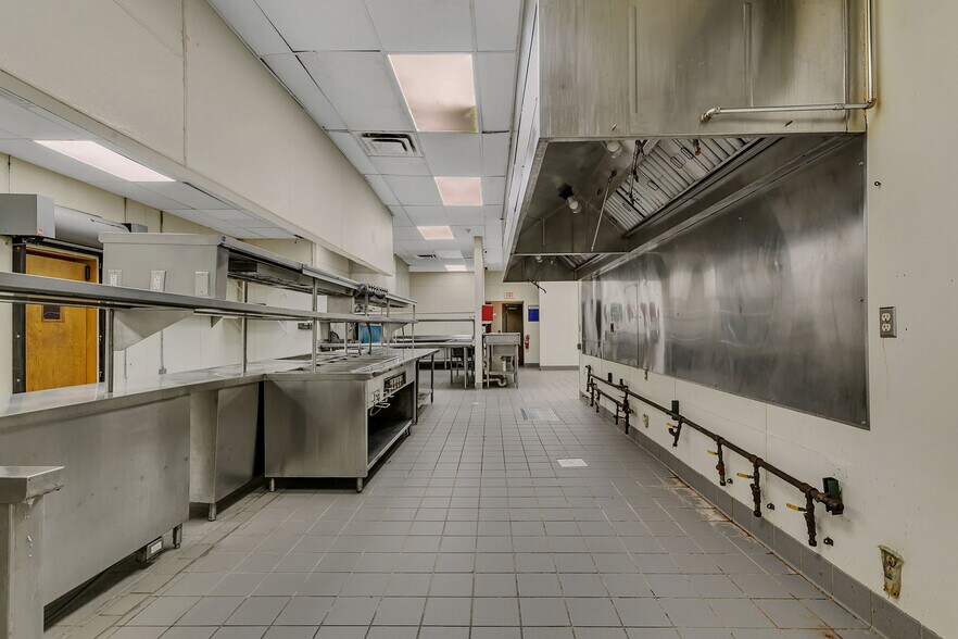 More Photos Of 14860 165th Ave, Becker Restaurant For Sale