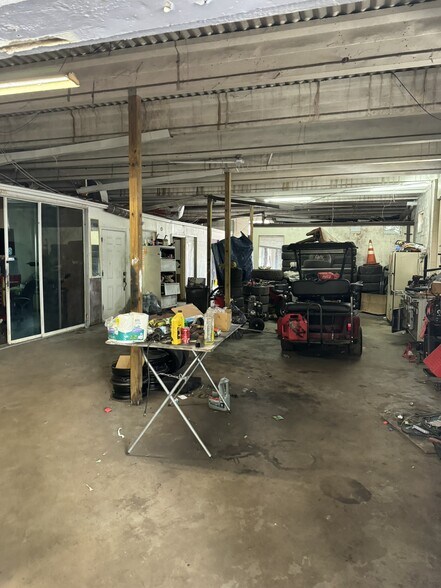 More Photos Of 6640 E Colonial Dr, Orlando Auto Dealership For Sale