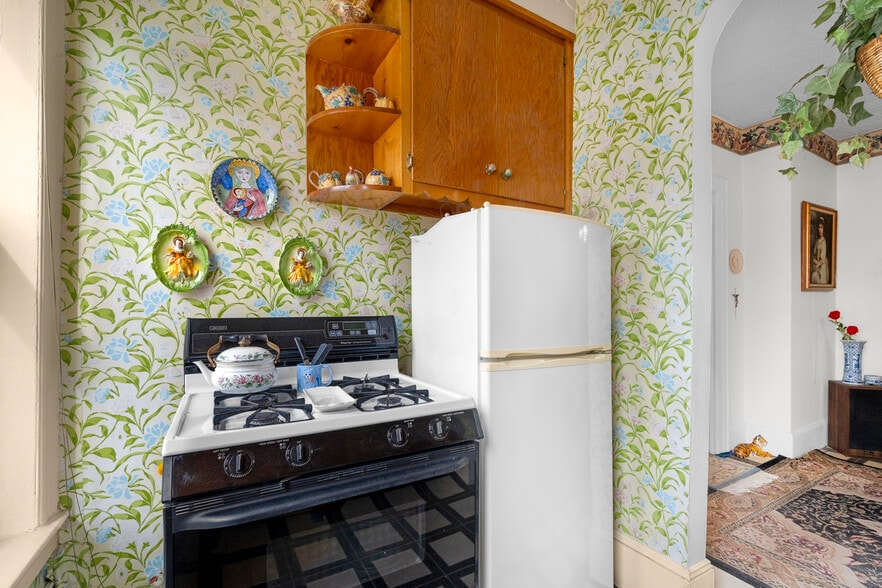 More Photos Of 3172 44th St, Astoria Multifamily For Sale