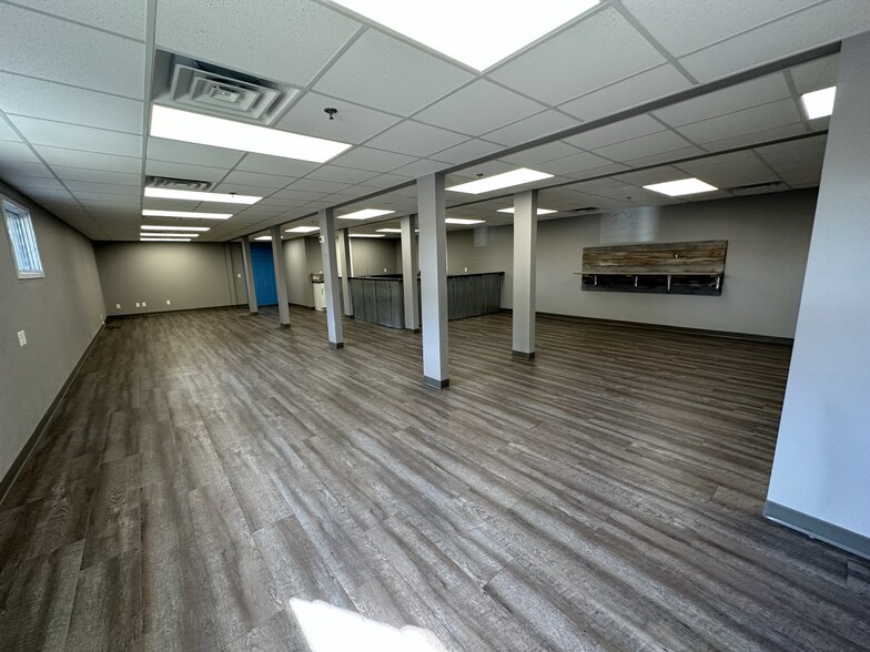 More Photos Of 622 Sunrise Dr, Saint Peter Storefront Retail Office For Sale