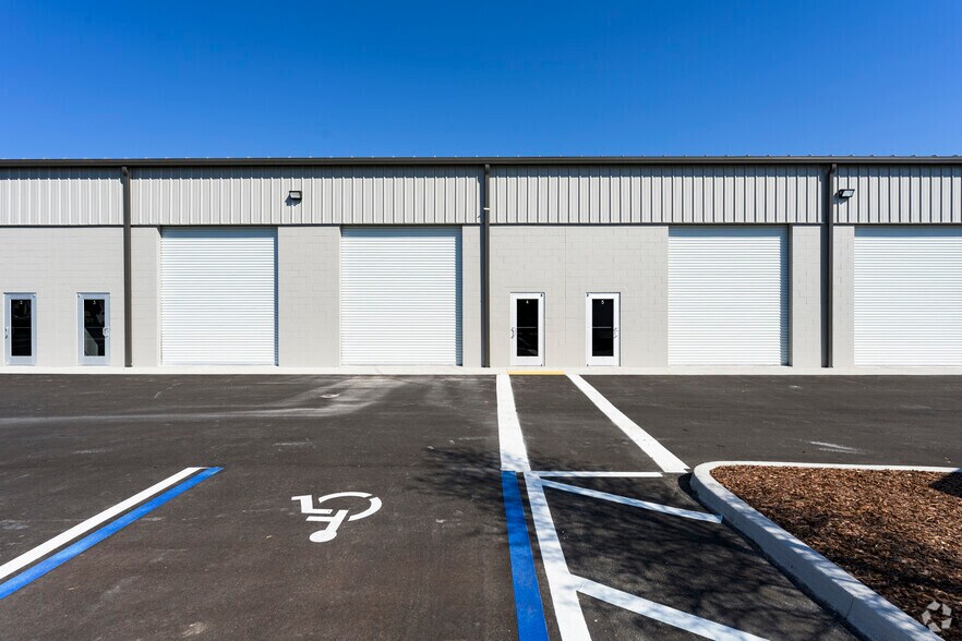 More Photos Of 452 Ninth St, Bunnell Light Distribution For Lease