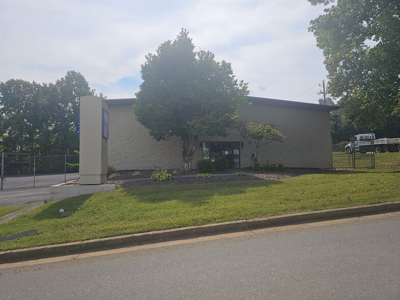 More Photos Of 3111 Hanover Rd, Johnson City Light Manufacturing For Lease