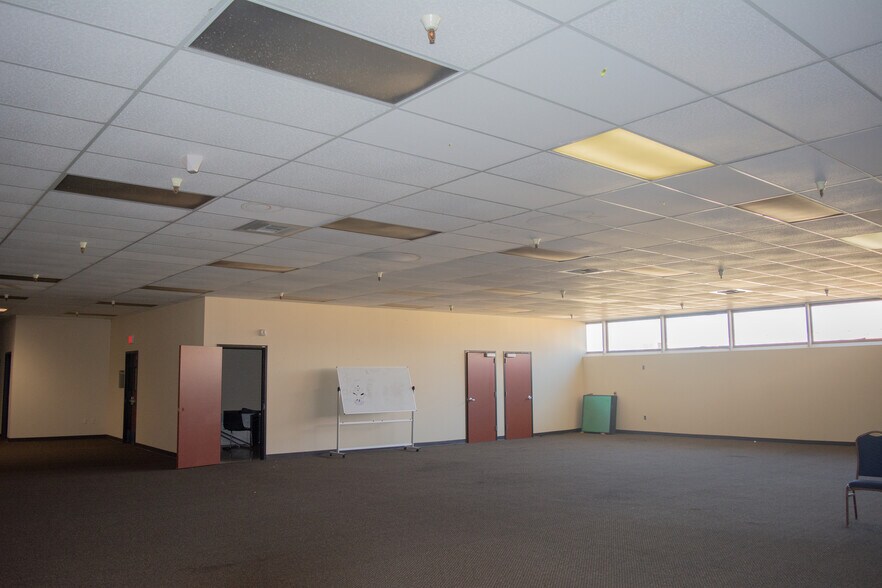 More Photos Of 5411 Luce Ave, Mcclellan Light Distribution For Lease