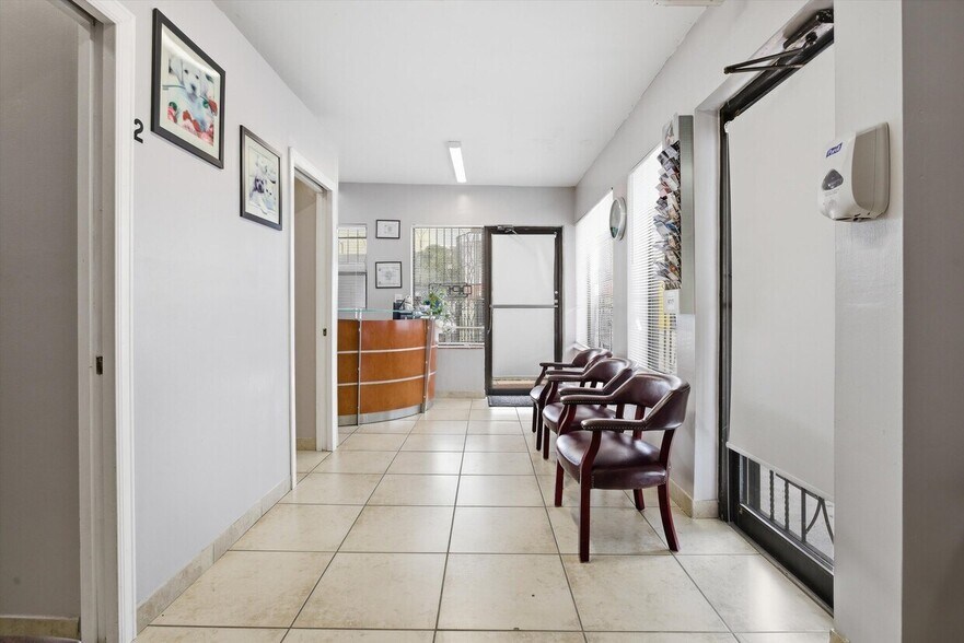 More Photos Of 3240 NW 7th St, Miami Office For Sale