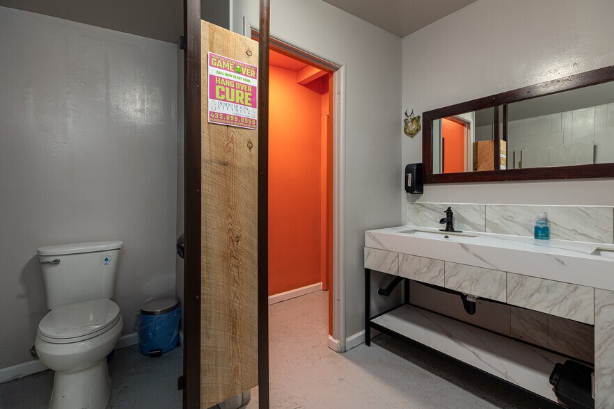 More Photos Of 2321 Main St, Fredonia General Retail For Sale