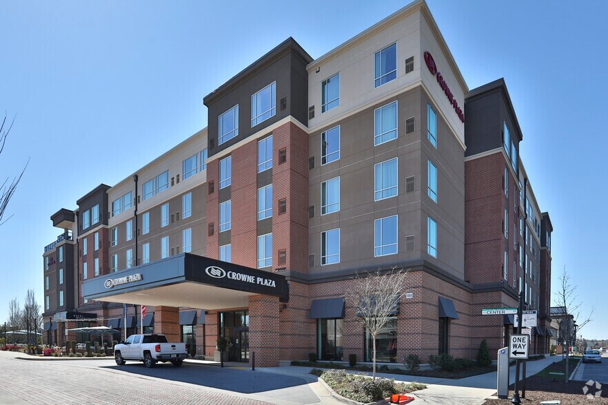 More Photos Of 1060 Center St, North Augusta Hotel For Sale