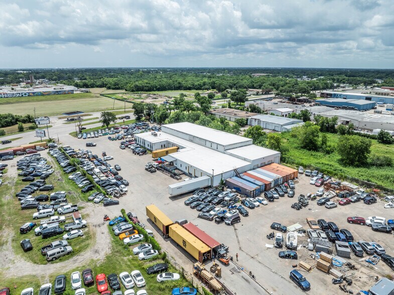More Photos Of 9122 Telephone Rd, Houston Warehouse For Sale