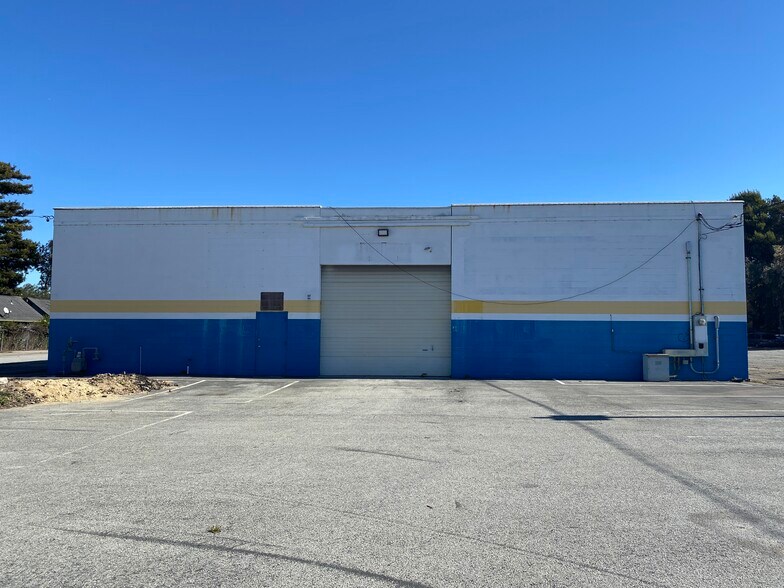 Primary Photo Of 140 Center St, Santa Cruz Service For Lease