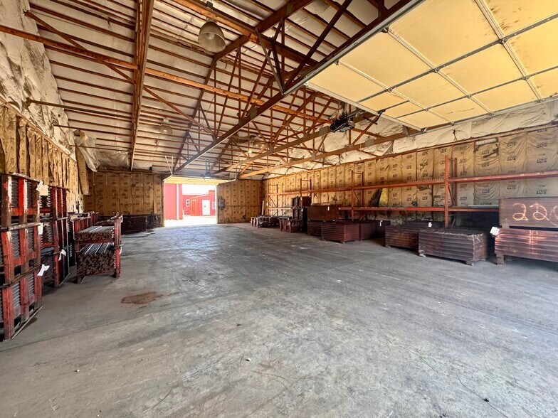 More Photos Of 205 W Main St, Bushnell Industrial For Sale
