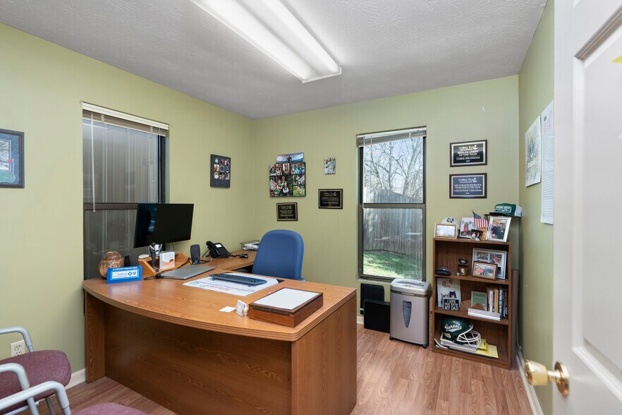 More Photos Of 829 Greenville Ave, Staunton Office For Sale