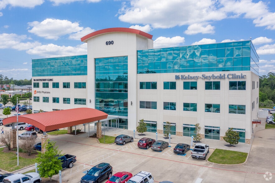 More Photos Of 690 S Loop 336, Conroe Medical For Lease