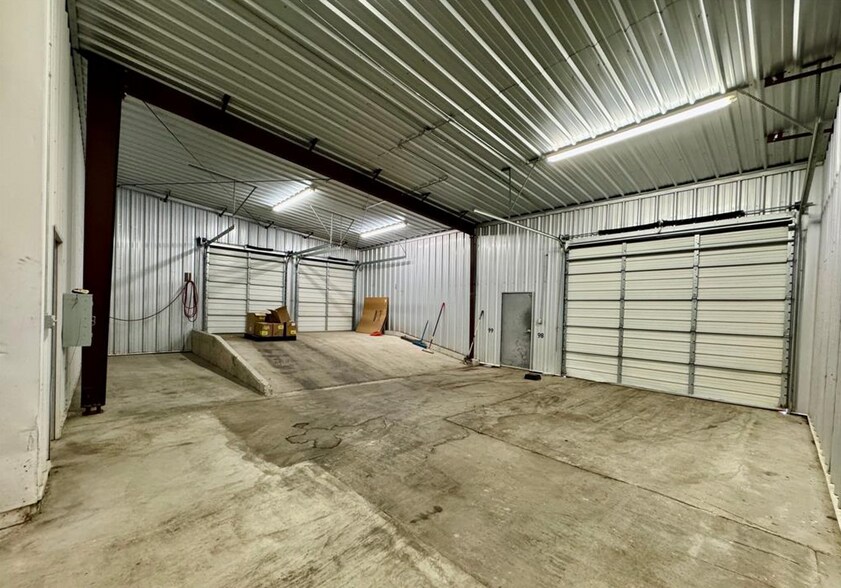 More Photos Of 3512 E Bench Rd, Dillon Manufacturing For Sale