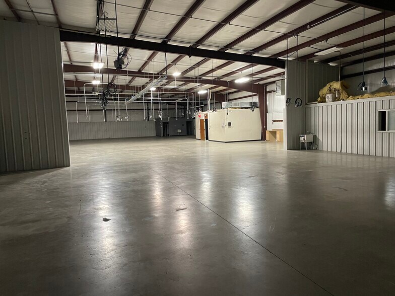 More Photos Of 3195 Grand Prix Dr, Decatur Warehouse For Lease