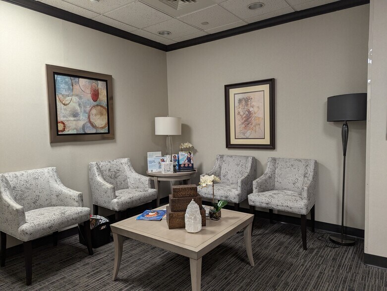 More Photos Of 170 W 106th St, Carmel Medical For Sale