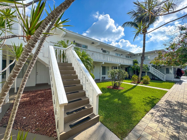 More Photos Of 233 SE 20th Ave, Deerfield Beach Apartments For Sale