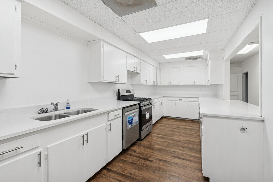 More Photos Of 200 Carr Ln, Duncanville Religious Facility For Lease