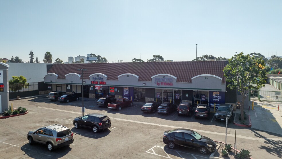 Primary Photo Of 644 E San Ysidro Blvd, San Ysidro Storefront For Lease