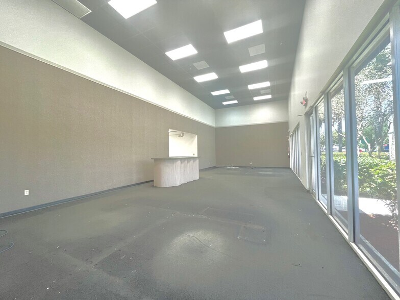 More Photos Of 4350 Oakes Rd, Davie Flex For Lease