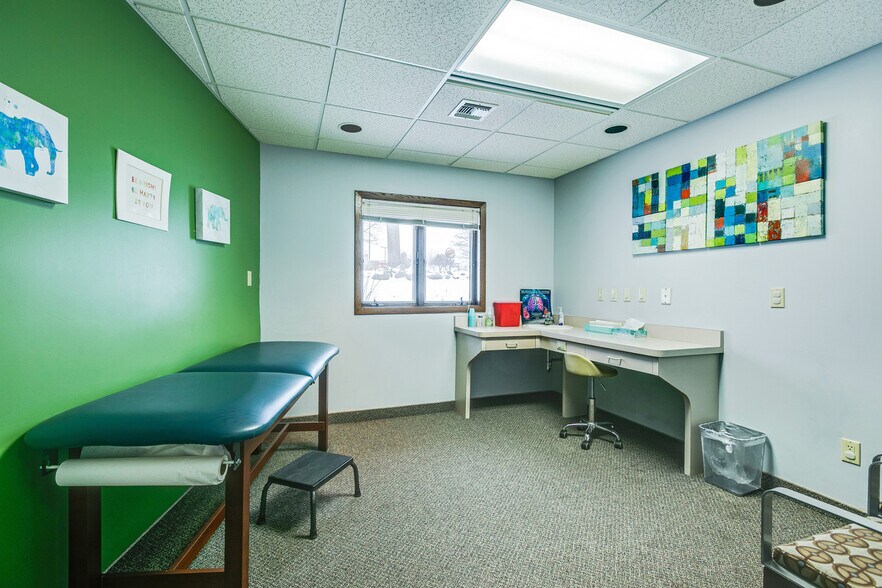 More Photos Of 2480 White Bear Ave N, Maplewood Medical For Sale