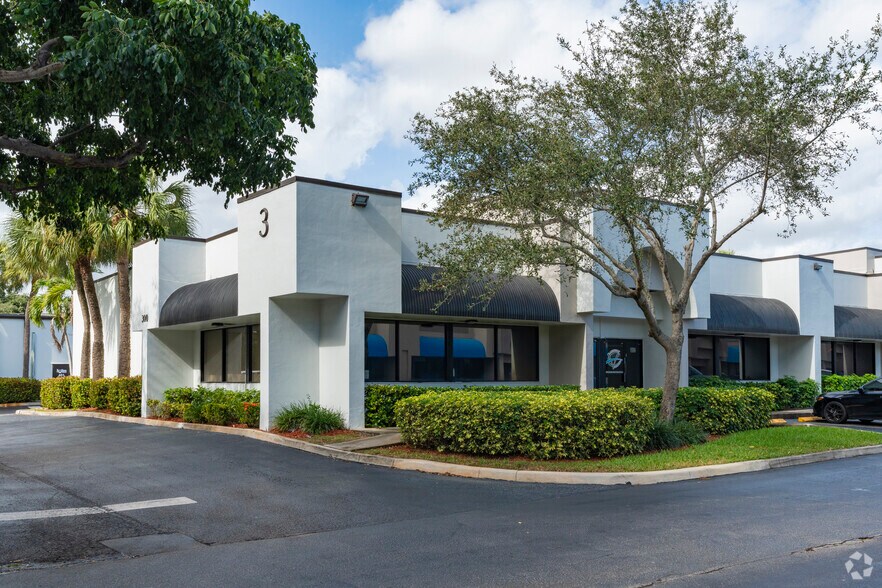 Primary Photo Of 6555 N Powerline Rd, Fort Lauderdale Light Manufacturing For Lease
