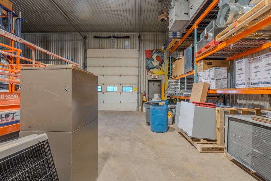 More Photos Of 525 Rue Sagard, St-Bruno-de-Montarville Warehouse For Sale
