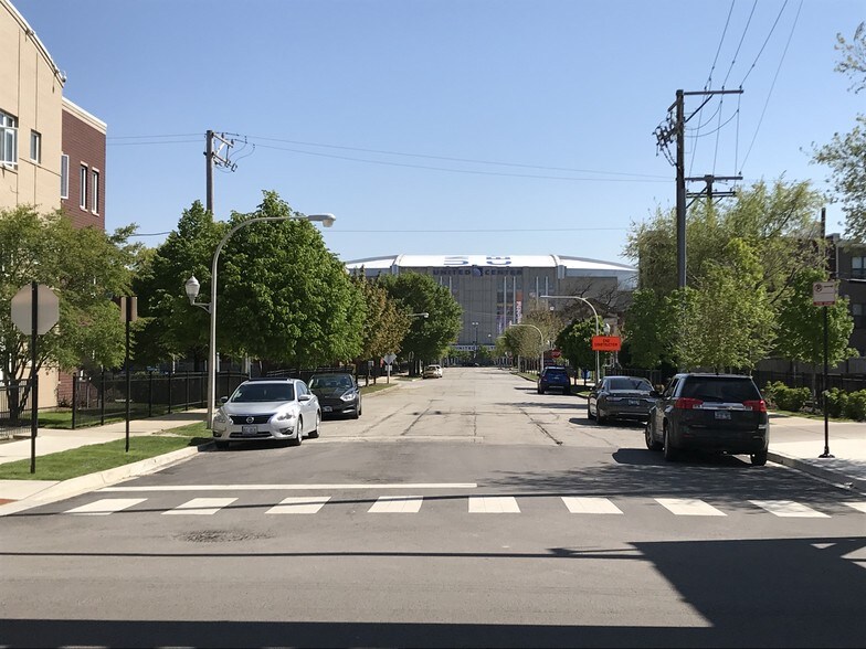 More Photos Of 1800 W Lake St, Chicago Light Manufacturing For Sale