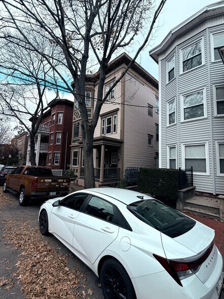 More Photos Of 75 Sherman St, Portland Apartments For Sale