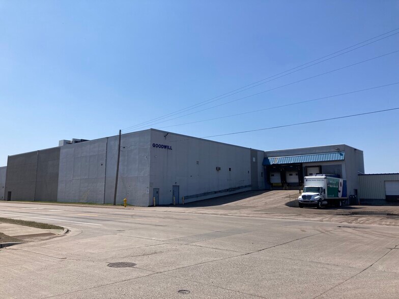 More Photos Of 700 Garfield Ave, Duluth Freestanding For Sale