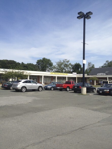 More Photos Of 30 Main St, Topsfield Storefront For Lease